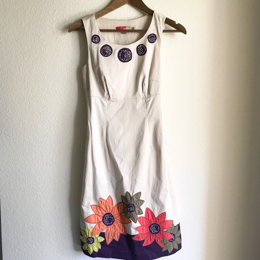 Boden White Floral Details Scoop Neck Purple Trim